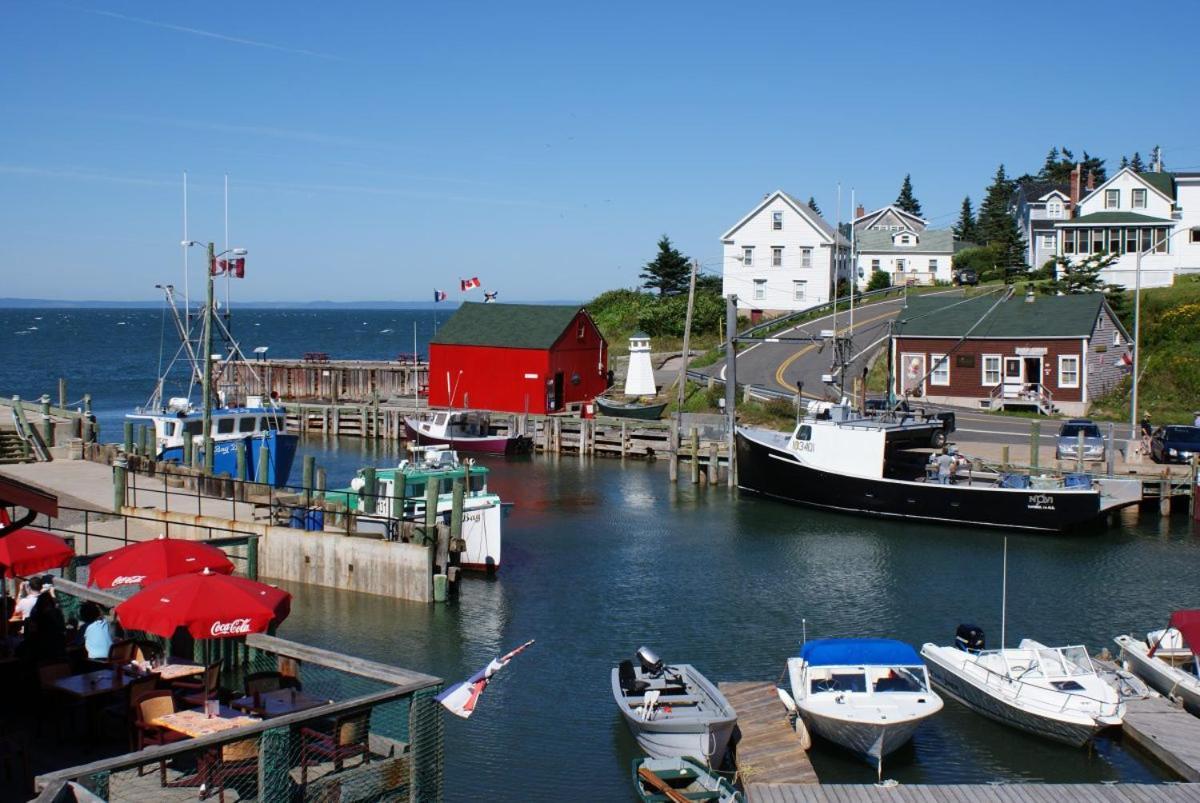 Tides Inn Guest Suites Halls Harbour Exterior foto